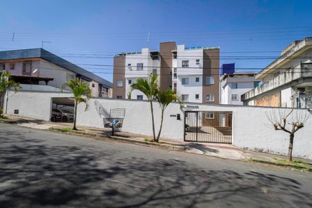 Apartamento para alugar com 60m², 2 quartos e 1 vaga Apartamento para alugar com 60m², 2 quartos e 1 vagaFachada
