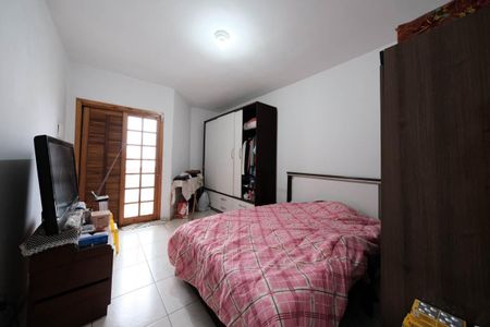 Casa à venda com 156m², 3 quartos e 4 vagasSuíte 2