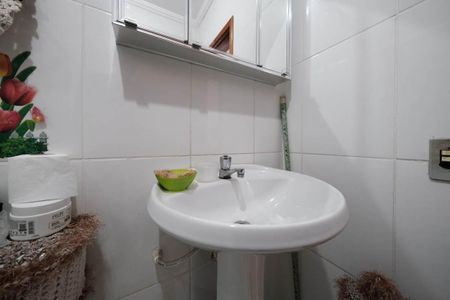 Casa à venda com 156m², 3 quartos e 4 vagasBanheiro da Suíte 2