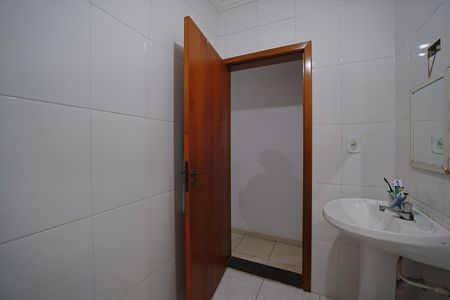 Apartamento à venda com 156m², 3 quartos e 4 vagasBanheiro da suíte 2