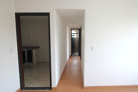 Corredor de apartamento à venda com 2 quartos, 58m² em Cavalcanti, Rio de Janeiro
