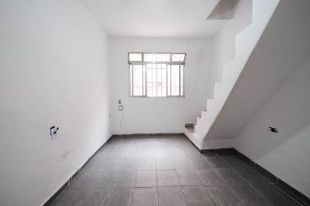Sala de casa para alugar com 3 quartos, 140m² em Jardim Keralux, São Paulo