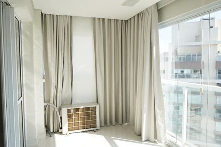 Varanda de apartamento à venda com 1 quarto, 54m² em Vila Regente Feijó, São Paulo