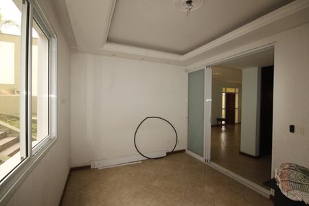 Casa à venda com 347m², 5 quartos e 8 vagasSala