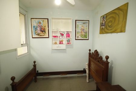 Casa à venda com 347m², 5 quartos e 8 vagasQuarto de Serviço