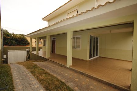 Casa à venda com 347m², 5 quartos e 8 vagasÁrea Externa