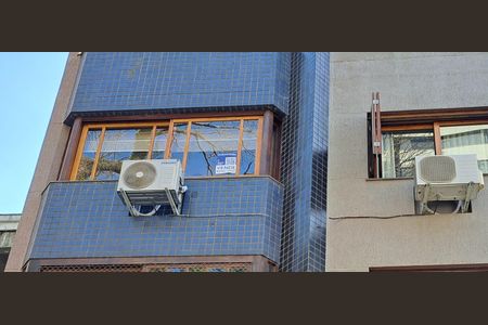 Apartamento à venda com 142m², 2 quartos e 2 vagas Apartamento à venda com 142m², 2 quartos e 2 vagasAdesivo na Janela