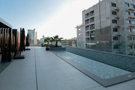 Studio para alugar com 30m², 1 quarto e sem vaga Studio para alugar com 30m², 1 quarto e sem vagaÁrea comum - Piscina