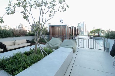 Studio para alugar com 30m², 1 quarto e sem vaga Studio para alugar com 30m², 1 quarto e sem vagaÁrea comum - Piscina