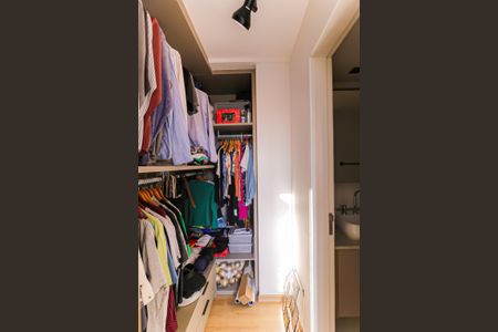 Apartamento à venda com 125m², 3 quartos e 2 vagas Apartamento à venda com 125m², 3 quartos e 2 vagasCloset da Suíte