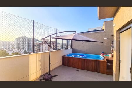 Apartamento à venda com 125m², 3 quartos e 2 vagas Apartamento à venda com 125m², 3 quartos e 2 vagasTerraço