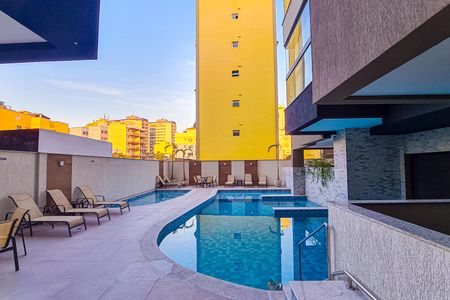 Apartamento à venda com 125m², 3 quartos e 2 vagas Apartamento à venda com 125m², 3 quartos e 2 vagasÁrea comum - Piscina