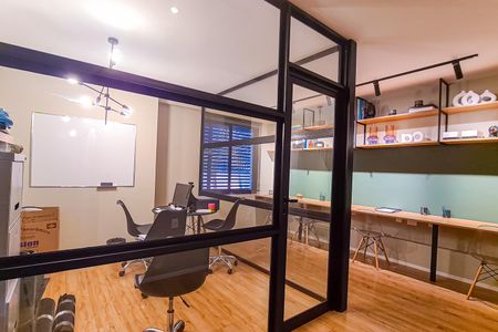 Apartamento à venda com 125m², 3 quartos e 2 vagas Apartamento à venda com 125m², 3 quartos e 2 vagasÁrea comum - Sala reunião