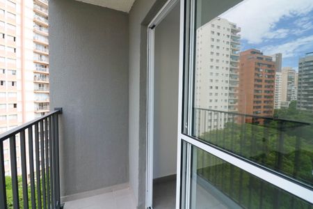 Varanda de kitnet/studio para alugar com 1 quarto, 27m² em Campo Belo, São Paulo