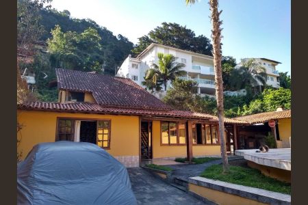 Casa de condomínio à venda com 312m², 3 quartos e 3 vagas Casa de condomínio à venda com 312m², 3 quartos e 3 vagasGaragem