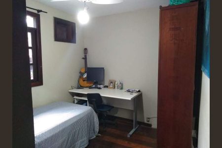 Casa de condomínio à venda com 312m², 3 quartos e 3 vagas Casa de condomínio à venda com 312m², 3 quartos e 3 vagasQuarto 2