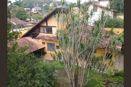 Casa de condomínio à venda com 312m², 3 quartos e 3 vagas Casa de condomínio à venda com 312m², 3 quartos e 3 vagasVista