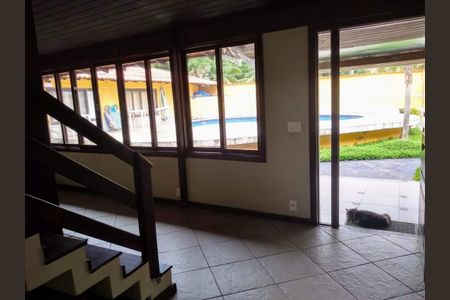 Sala de casa de condomínio à venda com 3 quartos, 312m² em Taquara, Rio de Janeiro