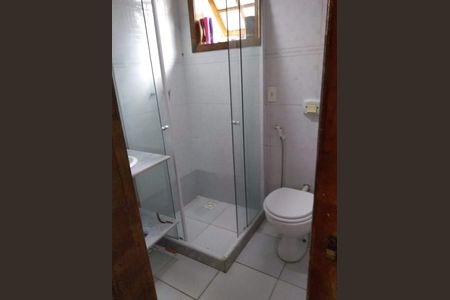 Casa de condomínio à venda com 312m², 3 quartos e 3 vagas Casa de condomínio à venda com 312m², 3 quartos e 3 vagasBanheiro 1