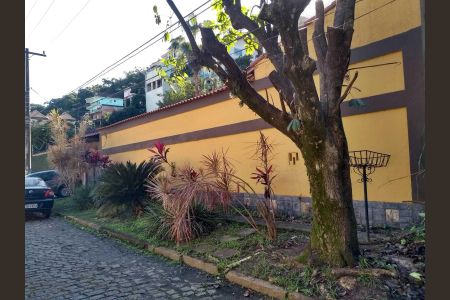 Casa de condomínio à venda com 312m², 3 quartos e 3 vagas Casa de condomínio à venda com 312m², 3 quartos e 3 vagasÁrea comum