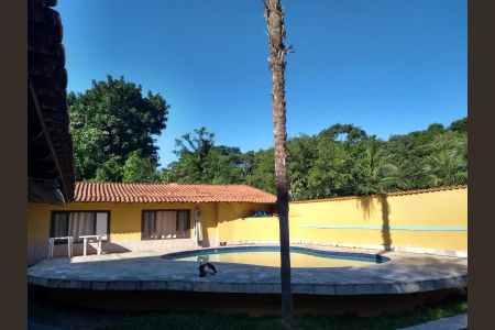 Casa de condomínio à venda com 312m², 3 quartos e 3 vagas Casa de condomínio à venda com 312m², 3 quartos e 3 vagasÁrea comum - Piscina