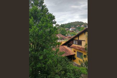 Casa de condomínio à venda com 312m², 3 quartos e 3 vagas Casa de condomínio à venda com 312m², 3 quartos e 3 vagasVista