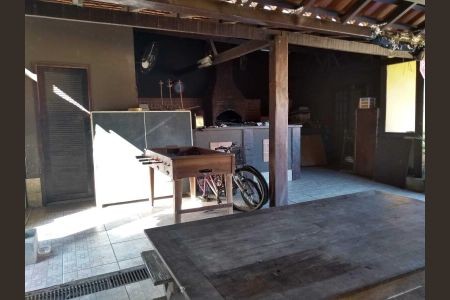 Casa de condomínio à venda com 312m², 3 quartos e 3 vagas Casa de condomínio à venda com 312m², 3 quartos e 3 vagasÁrea comum