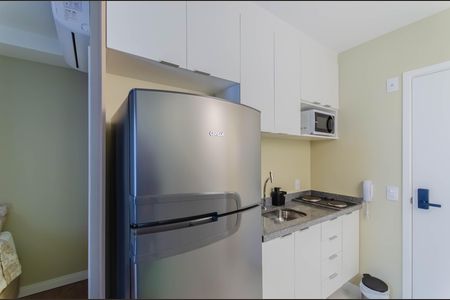 Cozinha de kitnet/studio para alugar com 1 quarto, 25m² em Liberdade, São Paulo