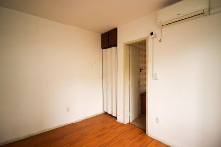 Casa à venda com 32m², 1 quarto e 1 vagaQuarto