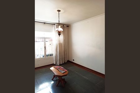 Casa para alugar com 190m², 3 quartos e 2 vagasSala