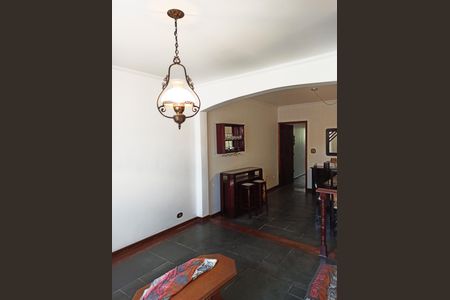 Sala de casa para alugar com 3 quartos, 190m² em Jardim Santo Elias, São Paulo