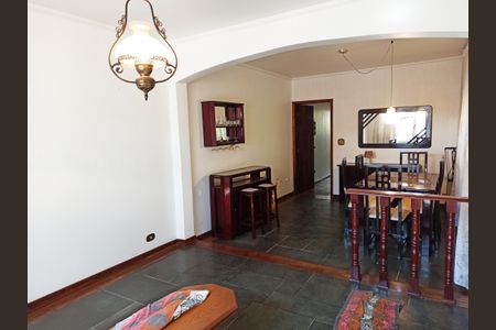 Casa para alugar com 190m², 3 quartos e 2 vagasSala