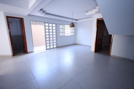 Sala de Jantar de casa para alugar com 3 quartos, 180m² em Setor Pedro Ludovico, Goiânia
