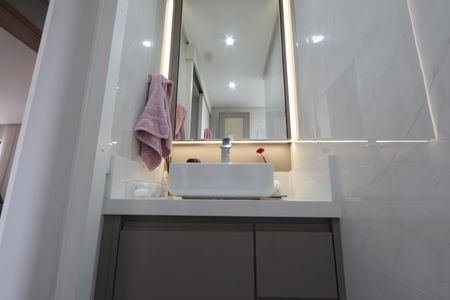 Apartamento à venda com 81m², 2 quartos e 2 vagasBanheiro da Suíte