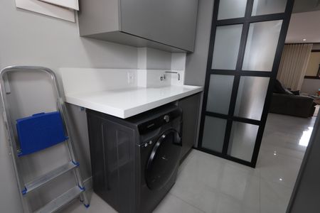 Apartamento à venda com 81m², 2 quartos e 2 vagasLavanderia