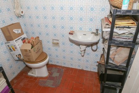 Casa à venda com 120m², 3 quartos e 2 vagas Casa à venda com 120m², 3 quartos e 2 vagasBanheiro de serviço