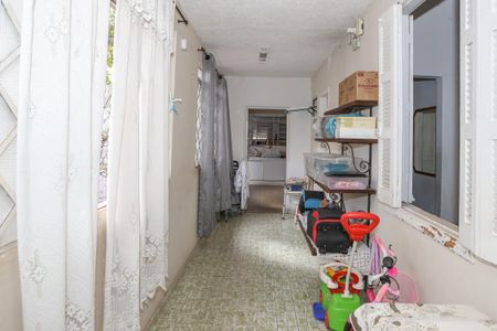 Casa à venda com 120m², 3 quartos e 2 vagas Casa à venda com 120m², 3 quartos e 2 vagasCorredor