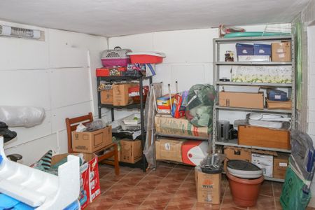 Casa à venda com 120m², 3 quartos e 2 vagas Casa à venda com 120m², 3 quartos e 2 vagasPorão