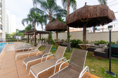 Apartamento à venda com 65m², 2 quartos e 1 vagaÁrea comum - Piscina