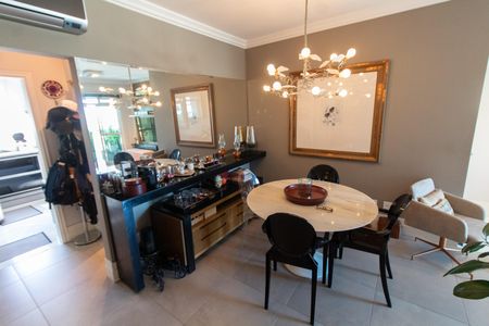 Apartamento à venda com 108m², 2 quartos e 2 vagasCopa