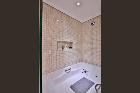 Apartamento à venda com 212m², 3 quartos e 2 vagasBanheiro da Suíte 1