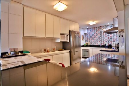 Apartamento à venda com 212m², 3 quartos e 2 vagasCozinha