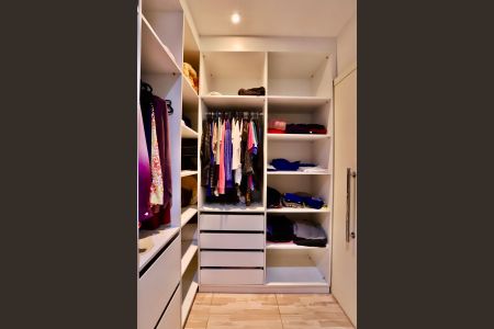 Apartamento à venda com 212m², 3 quartos e 2 vagasCloset da Suíte 1