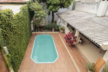 Casa à venda com 300m², 3 quartos e 4 vagasÁrea comum - Piscina