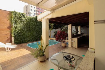 Casa à venda com 300m², 3 quartos e 4 vagasÁrea comum - Piscina