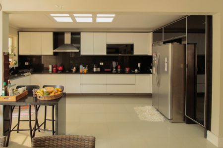 Casa à venda com 300m², 3 quartos e 4 vagasCozinha