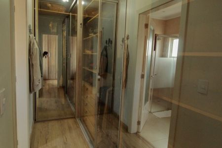 Casa à venda com 300m², 3 quartos e 4 vagasCloset da suíte 3
