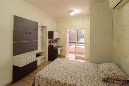 Casa à venda com 300m², 3 quartos e 4 vagasSuíte 2