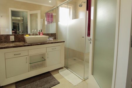 Casa à venda com 300m², 3 quartos e 4 vagasBanheiro da Suíte 3