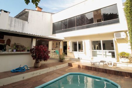 Casa à venda com 300m², 3 quartos e 4 vagasÁrea comum - Piscina